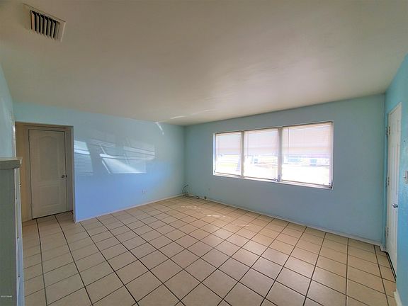 4th image of 39 Beechwood Dr