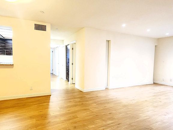 2nd image of 1141 N Columbus Ave #4