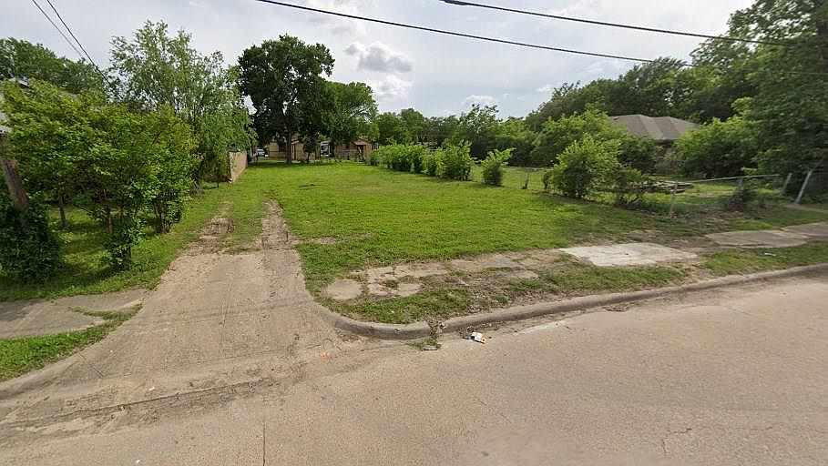 2nd image of 1942 McBroom St Lot 8