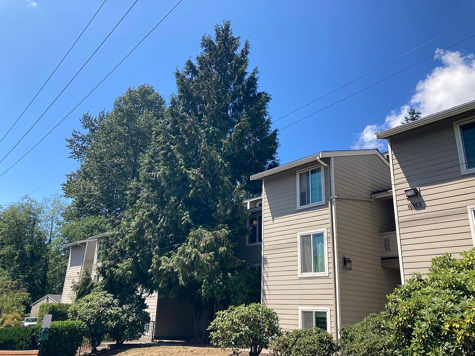 1st image of 19853 25th Ave NE APT 215