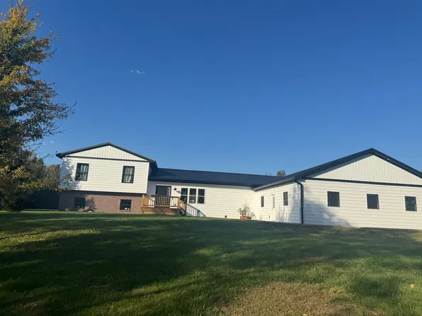 10065 E 750 S, Wolcottville, IN 46795