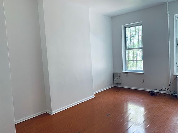 4th image of 5812 5th Ave #2F