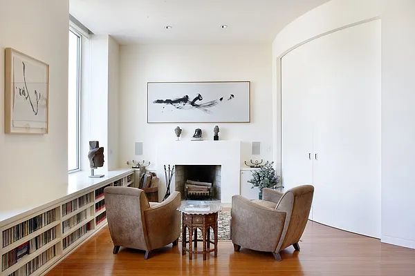Sold by Sloane Square | media 1