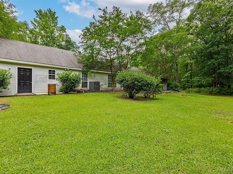 105 Foxwood Ct — Photo 32