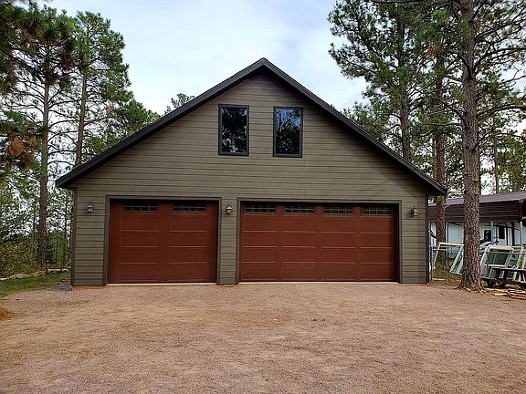 3 stall Headed Garage /Apart