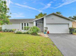 2614 NW 98th Ln, Coral Springs, FL 33065