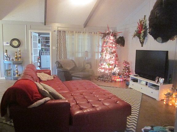 3rd image of 4672 Applewood Dr