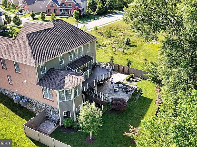 8227 Saint Francis Dr — Photo 20