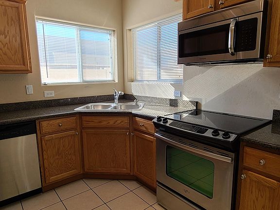 5th image of 2311 E Hartford Ave Unit 27