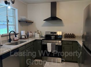 3006 Walnut Ln, Huntington, WV 25705