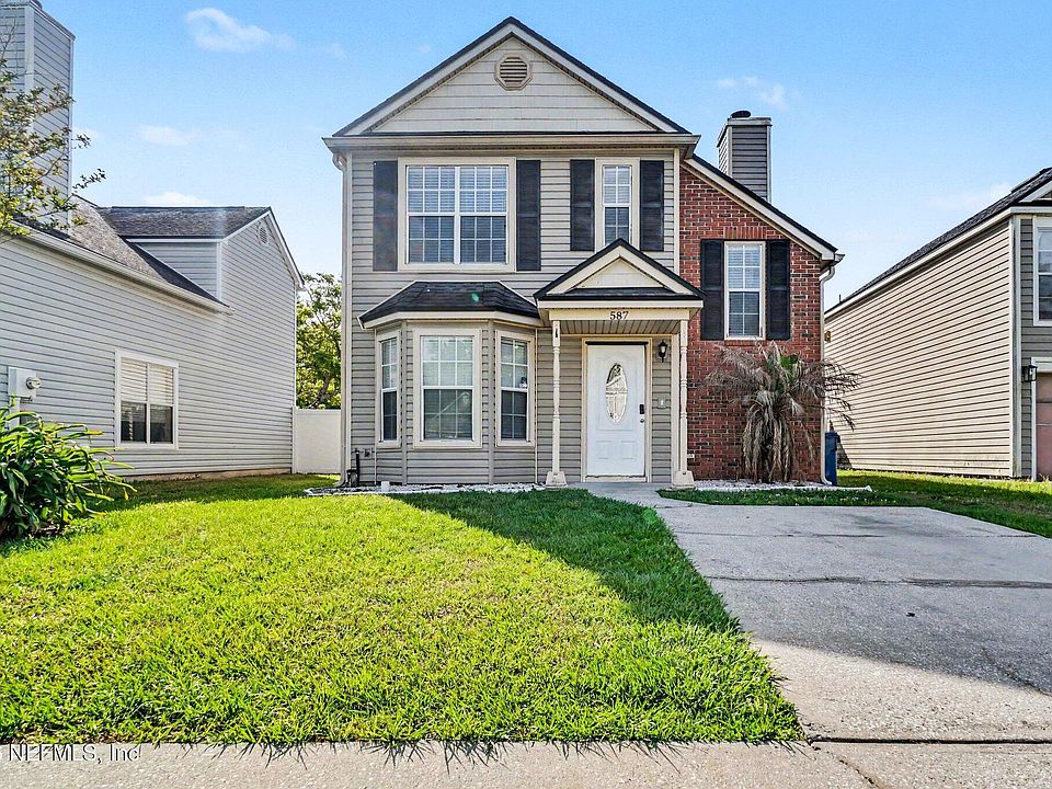 1st image of 587 STAFFORDSHIRE Drive E