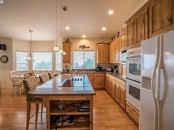3rd image of 4667 NW Miramar Dr