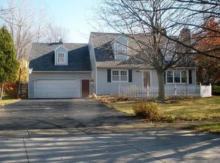 119 Fieldstone Dr, Grand Island, NY 14072