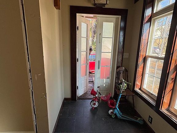 3rd image of 6204 Fair Oaks Ave