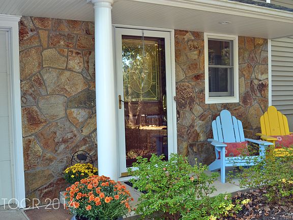 2nd image of 283 Island Ave