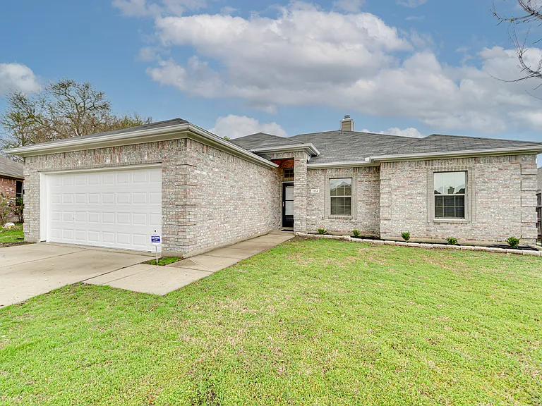 102 Paloma Cir — Photo 2