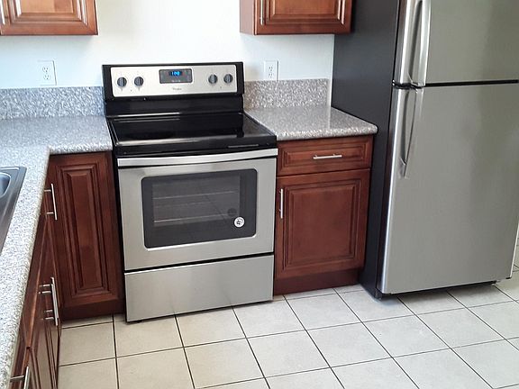 5th image of 140 N Berendo St APT 7