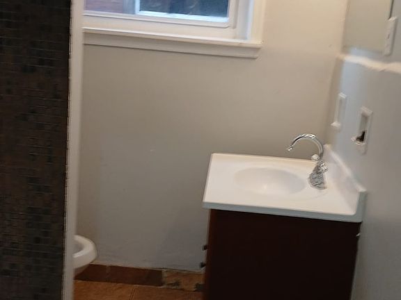 3rd image of 342 N 52nd St #C