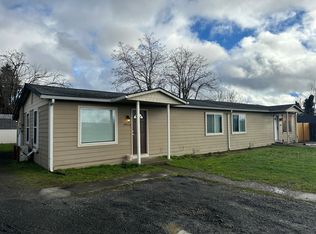 8904 SE Flavel Dr, Portland, OR 97206