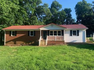 7113 Tree Hollow Rd, Thomasville, NC 27360