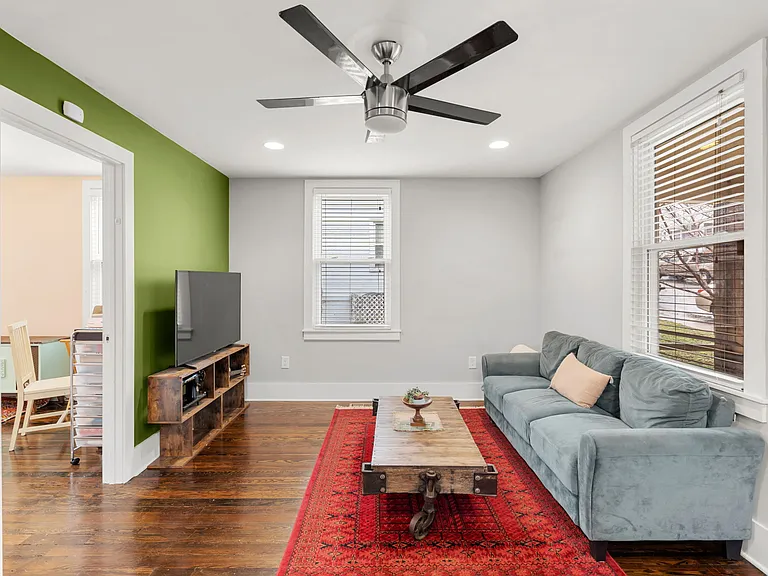 1308 Overton St — Photo 6