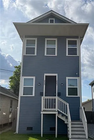 3 bed, 2.0 bath, 1000 sqft, $1,800 — Photo 1