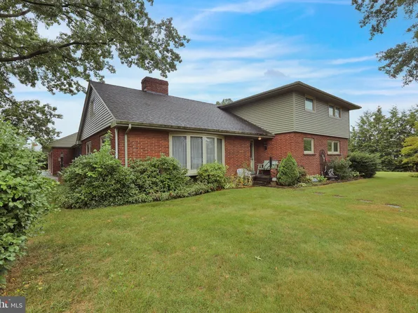 114 Brubaker Rd, Lititz, PA 17543