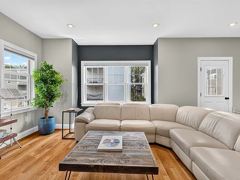 36 Edgar Ave #2 — Photo 6