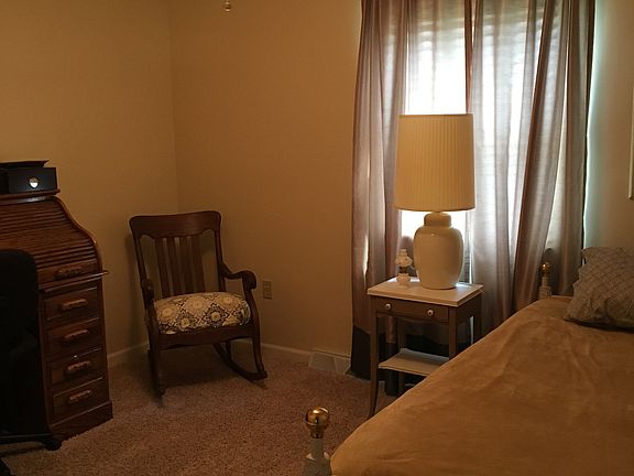 5th image of 2260 Eisenhower Dr