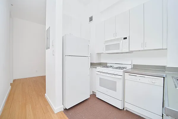 Rented by Living New York | media 13