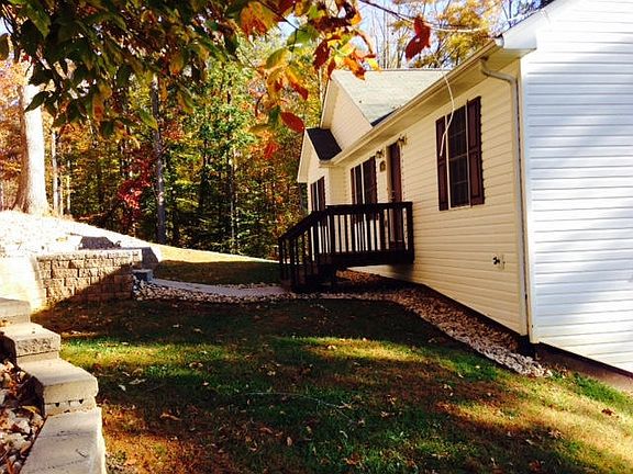 3rd image of 200 Woodlake Dr