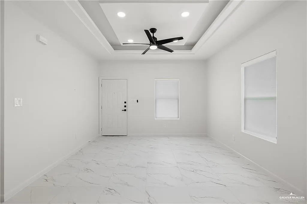 2 bed, 2.0 bath, 978 sqft, $1,200 — Photo 2