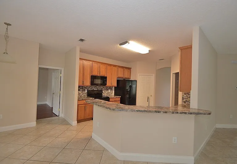 12 Lamar Ln — Photo 9