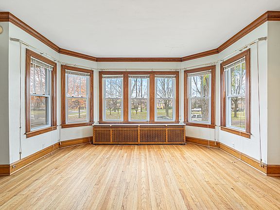 3rd image of 4704 W Wrightwood Ave