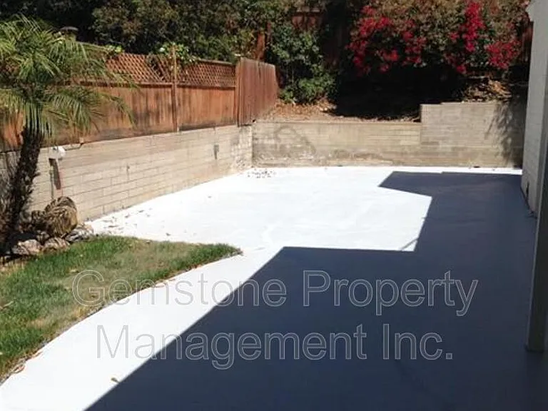 5220 Joan Ct — Photo 25