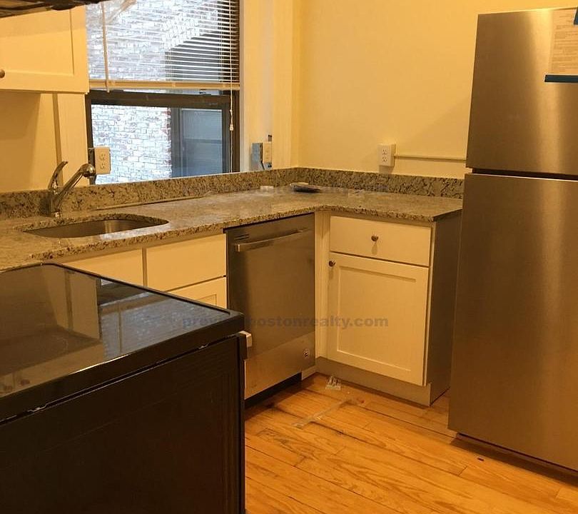 2nd image of 1463 Beacon St #183