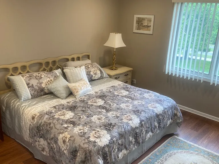 Huge Master bedroom with Southern exposure