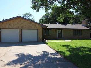 810 N Washington St, Plainville, KS 67663