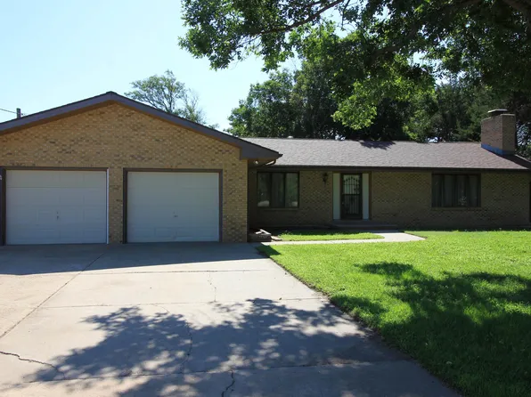 810 N Washington St, Plainville, KS 67663