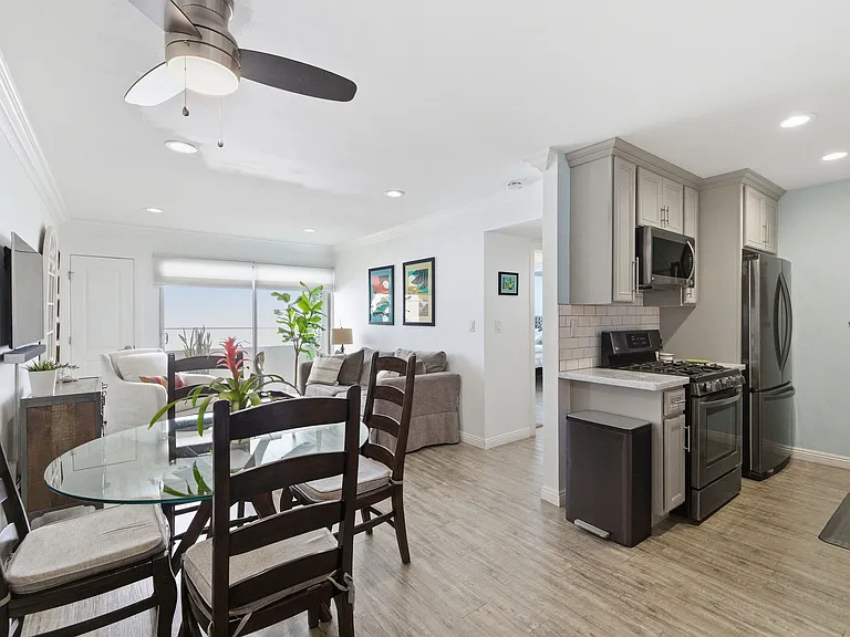 1600 Ardmore Ave #219 — Photo 1