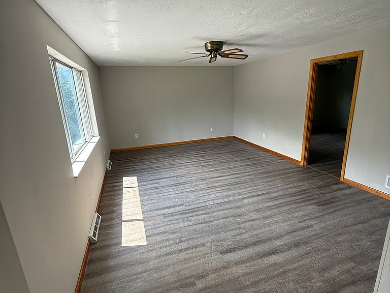 520 Main Blvd — Photo 7