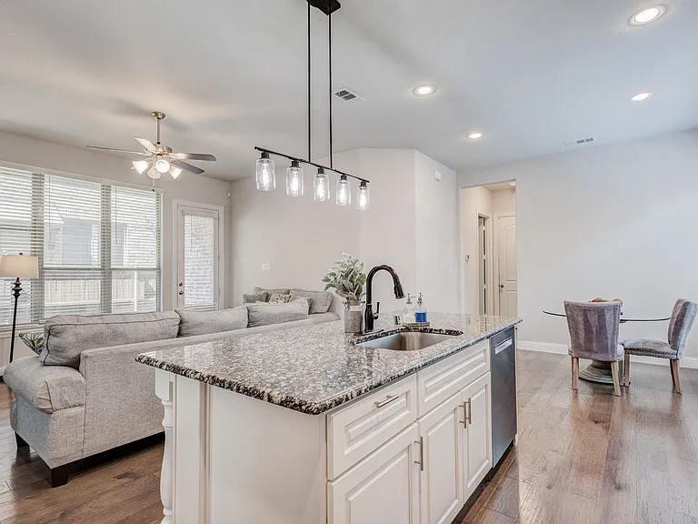 4248 Del Rey Ave — Photo 19