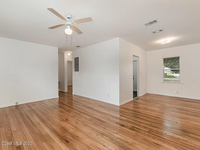 533 E Lincoln Ave — Photo 8