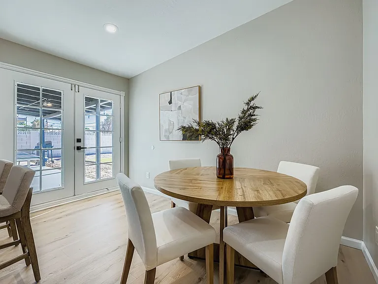 1221 E Broadmor Dr — Photo 6