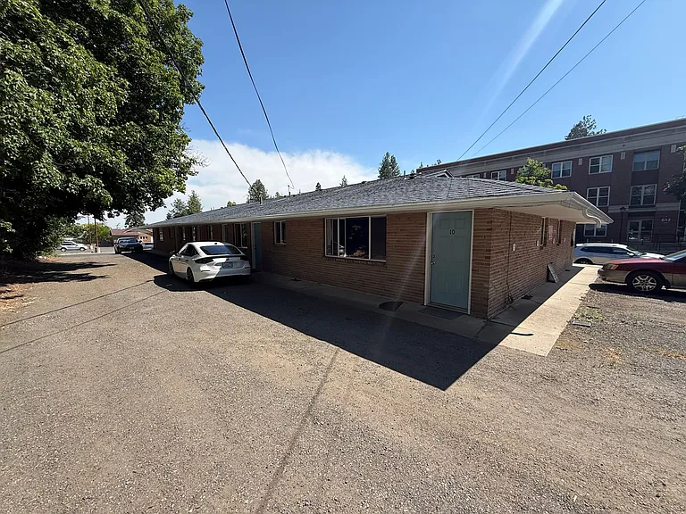 607 C Street in Cheney Near EWU Campus! — Photo 2