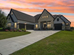 209 Englewood Ln, Castroville, TX 78009