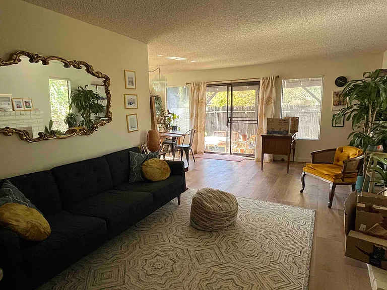 905 Shadyoak Dr — Photo 5