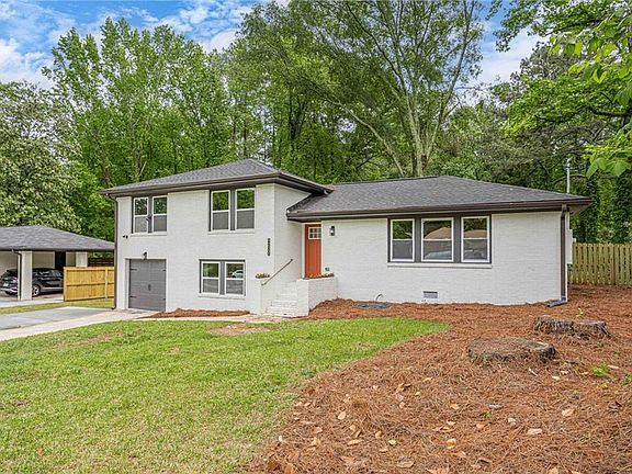 3rd image of 2550 Miriam Ln