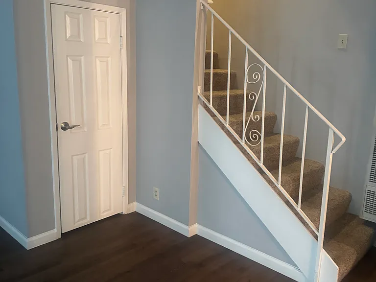 Foothill Manor — Photo 14