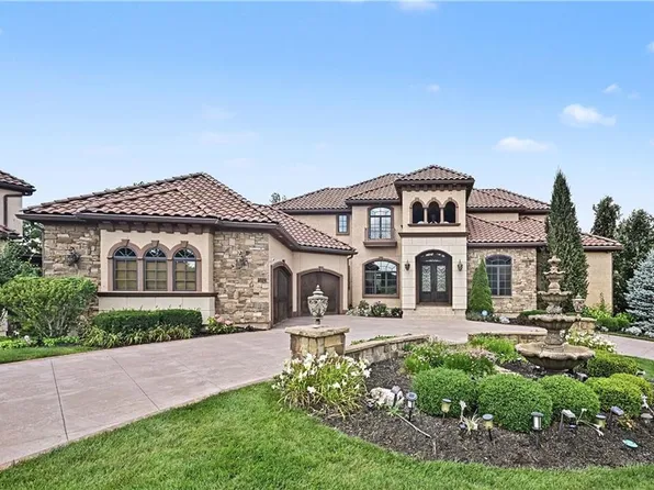 15348 Larsen St, Overland Park, KS 66221